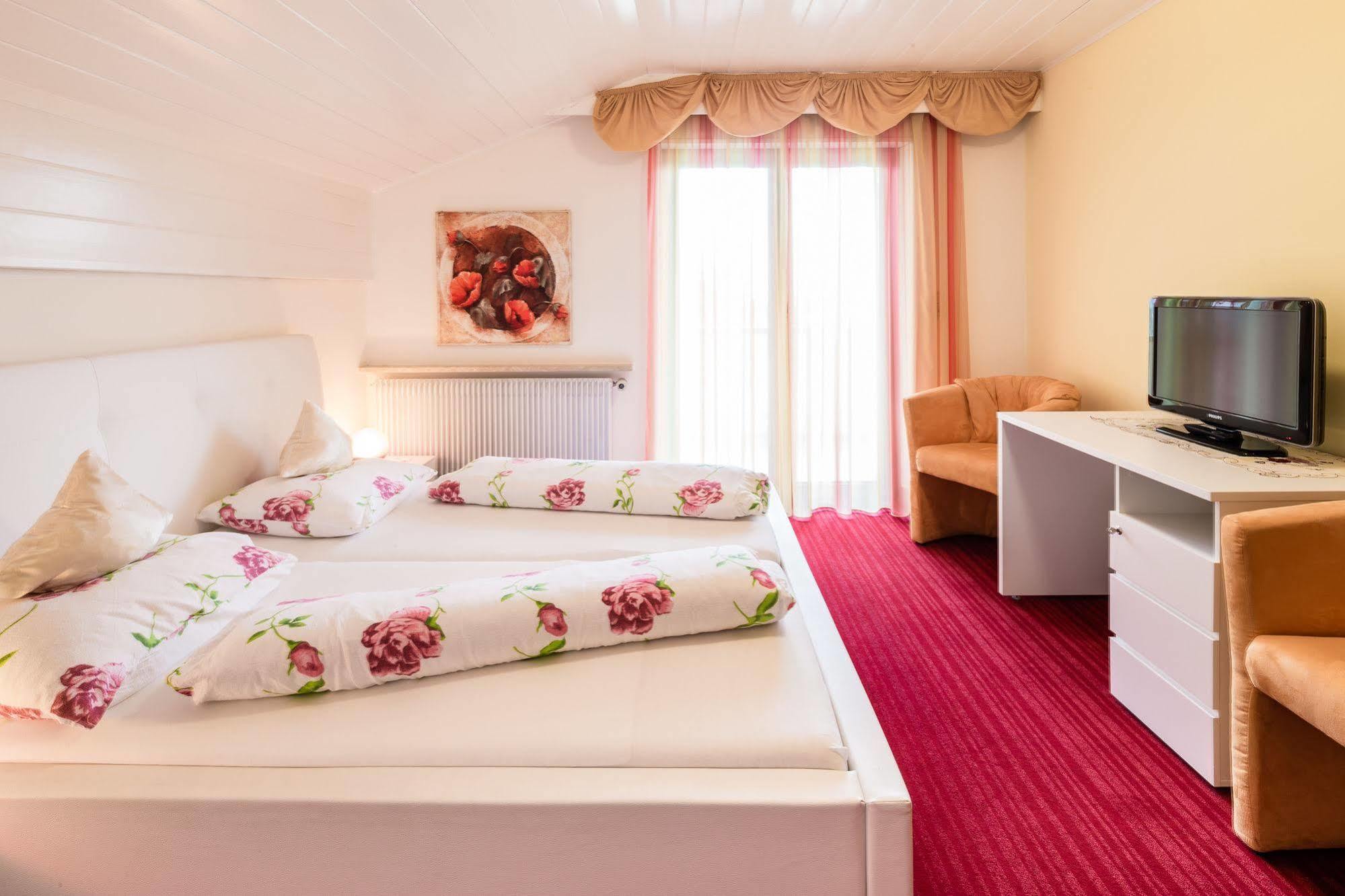 Hotel Gschwangut Lana Esterno foto
